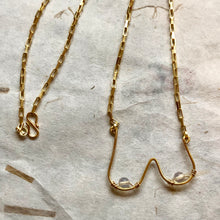 Indlæs billede til gallerivisning 'Femme' halskæde med transparente perler