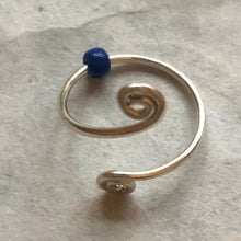 Indlæs billede til gallerivisning Fingerring mod angst