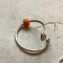 Indlæs billede til gallerivisning Fingerring mod angst