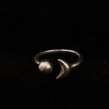 Indlæs billede til gallerivisning 'All the way to the moon' ring