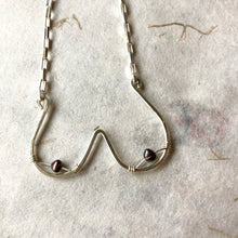 Indlæs billede til gallerivisning 'Femme' halskæde i sølv med grå ferskvandsperler (Made to order)