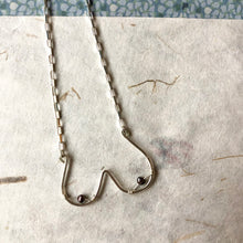 Indlæs billede til gallerivisning 'Femme' halskæde i sølv med grå ferskvandsperler (Made to order)