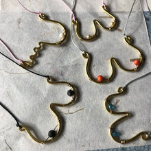 Indlæs billede til gallerivisning 'Femme' pynt (til træet eller vinduet)