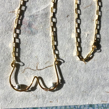 Indlæs billede til gallerivisning 'Femme' halskæde med lysegrå perler (Made to order)