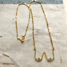 Indlæs billede til gallerivisning &#39;Femme&#39; halskæde med turkise perler
